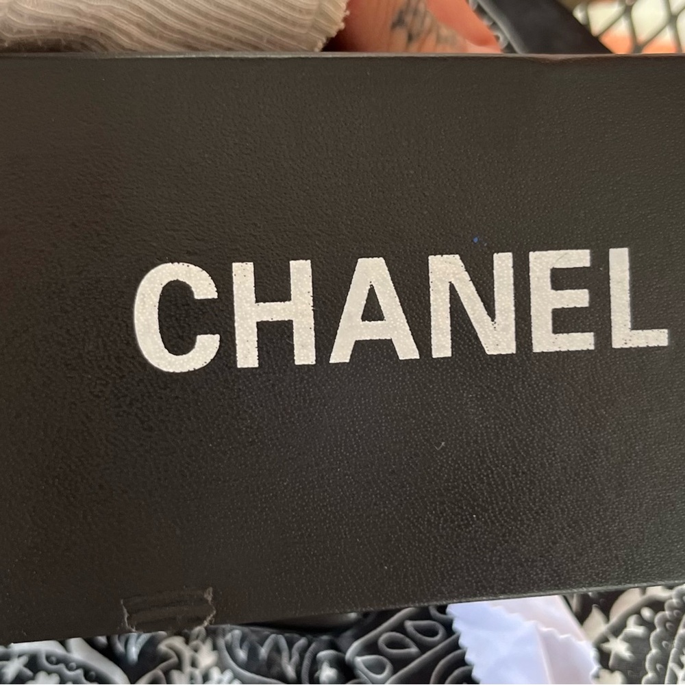 CHANEL Women's Sunglasses with Black and Pink Hues - Picture 14 of 16